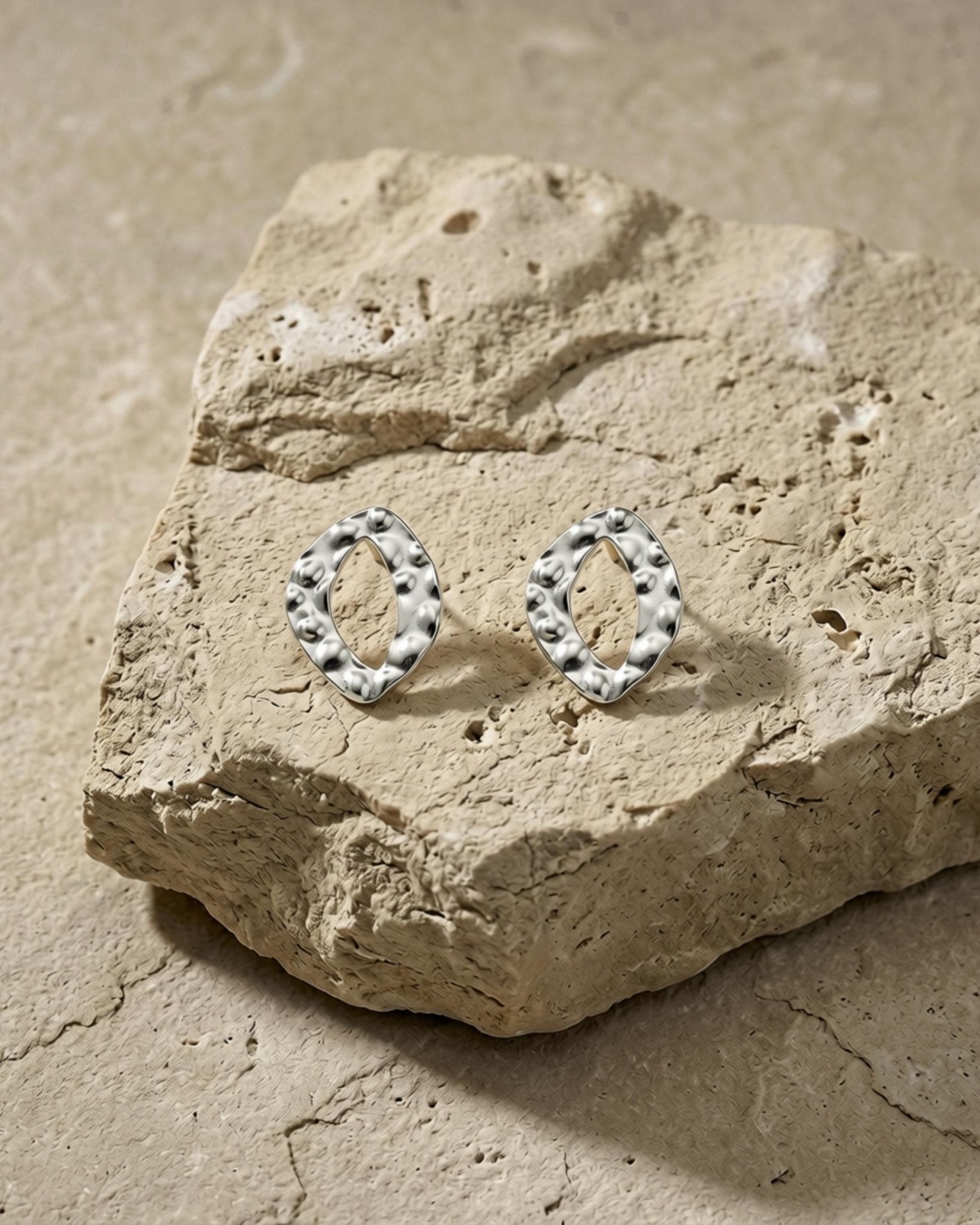 RAGNA Waterproof Silver Stainless Steel Earring - Hammered Finish - DANSK Copenhagen