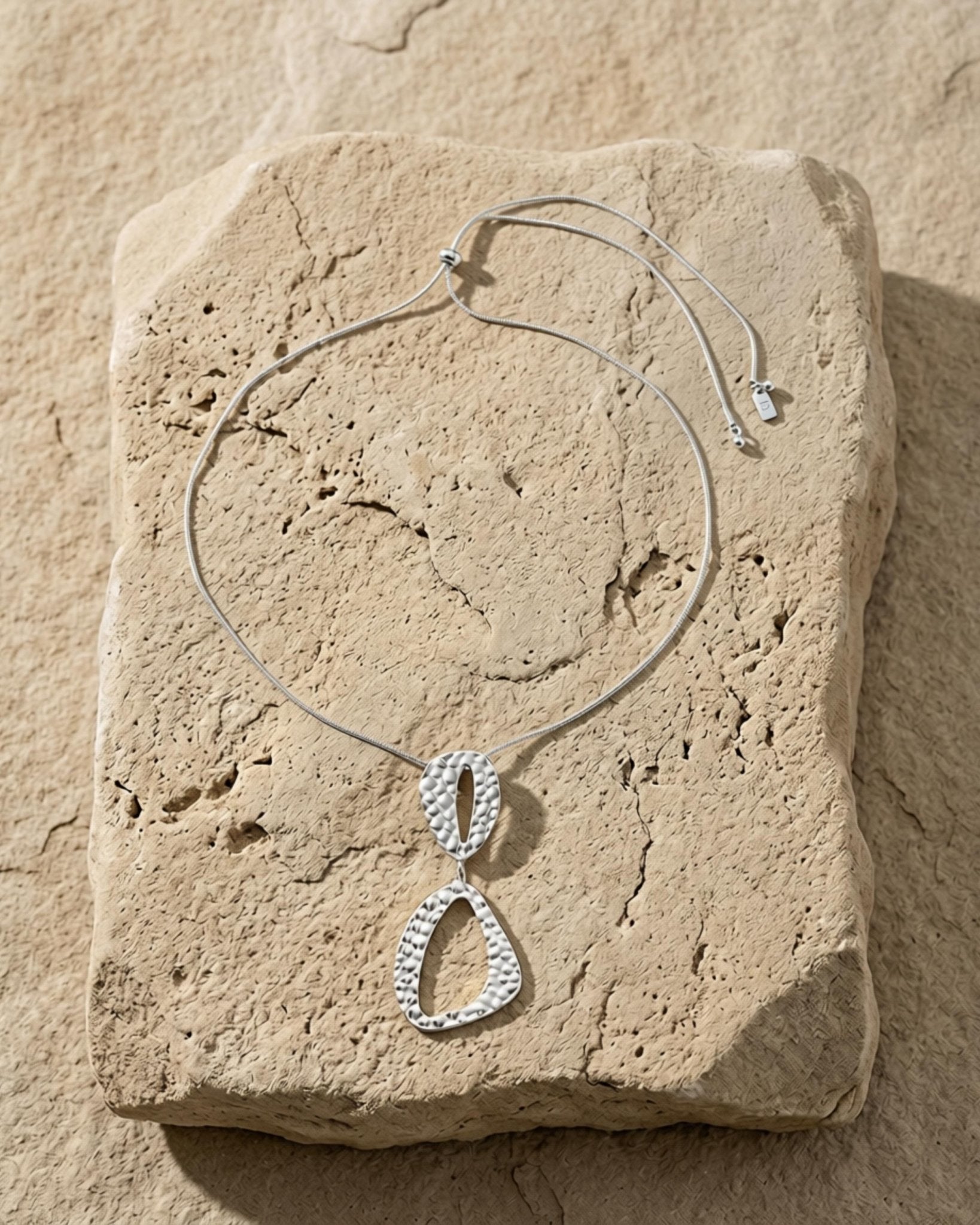 RAGNA Waterproof Silver Stainless Steel Original Simple Necklace - Adjustable Chain & Hammered Finish - DANSK Copenhagen