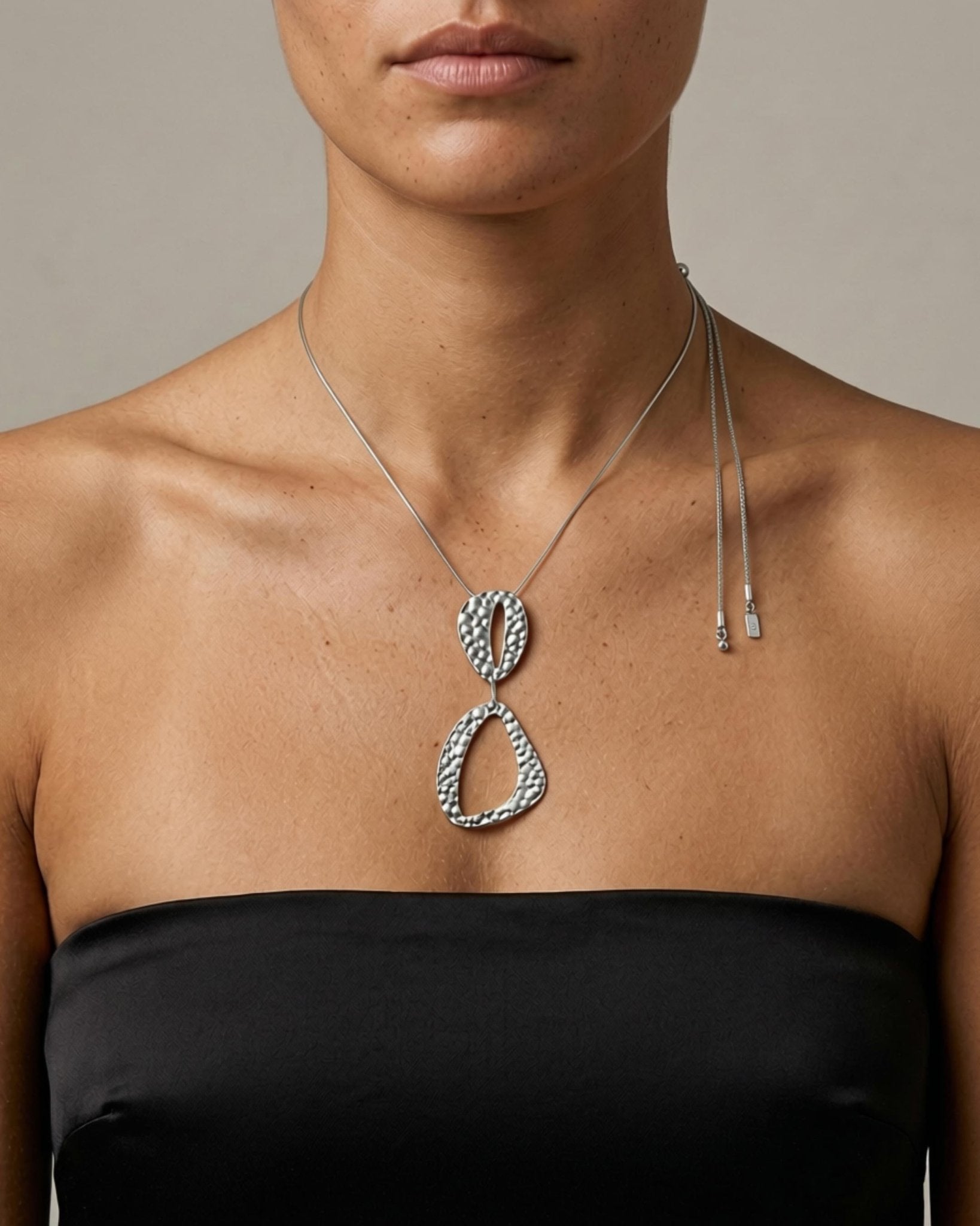 RAGNA Waterproof Silver Stainless Steel Original Simple Necklace - Adjustable Chain & Hammered Finish - DANSK Copenhagen