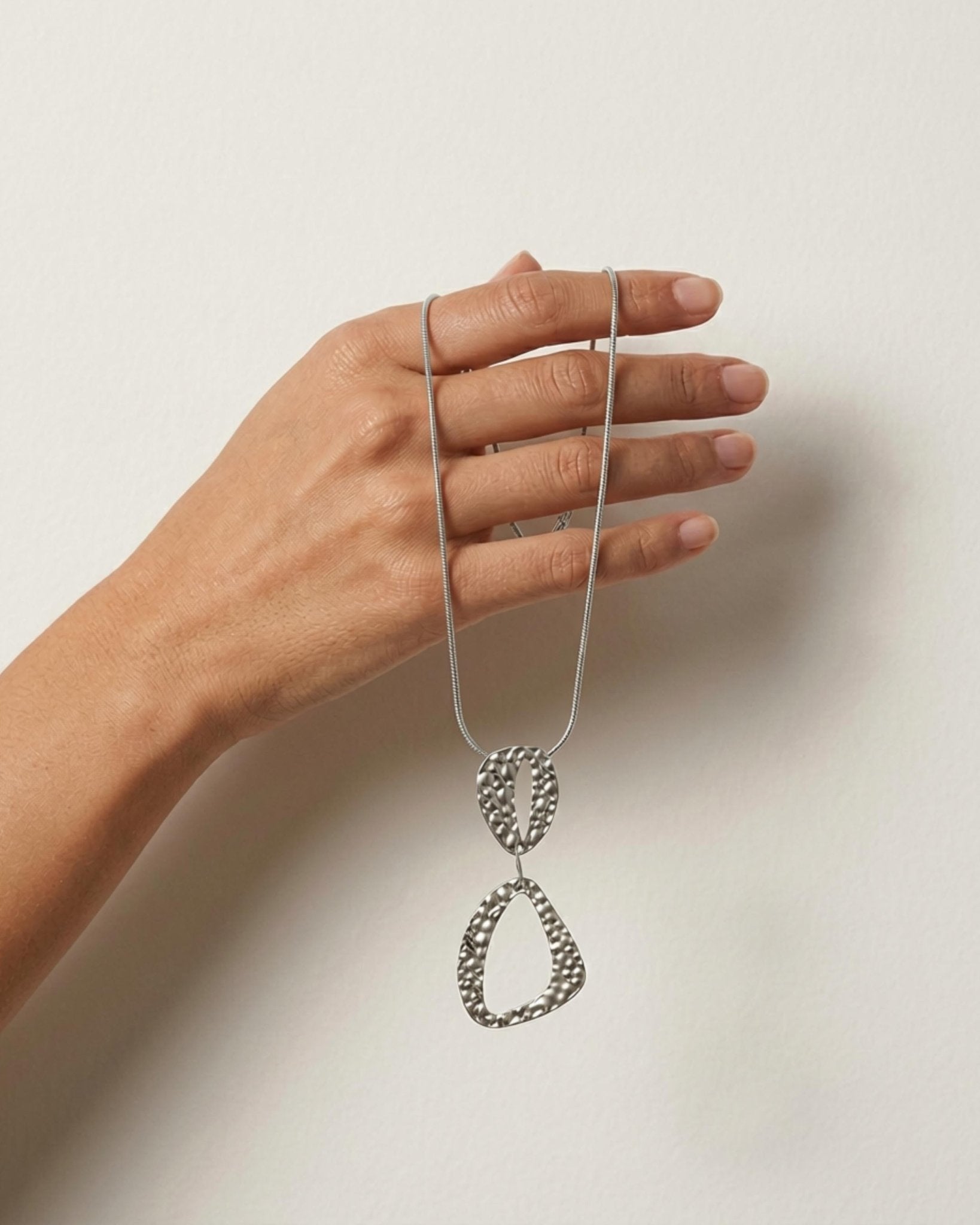 RAGNA Waterproof Silver Stainless Steel Original Simple Necklace - Adjustable Chain & Hammered Finish - DANSK Copenhagen