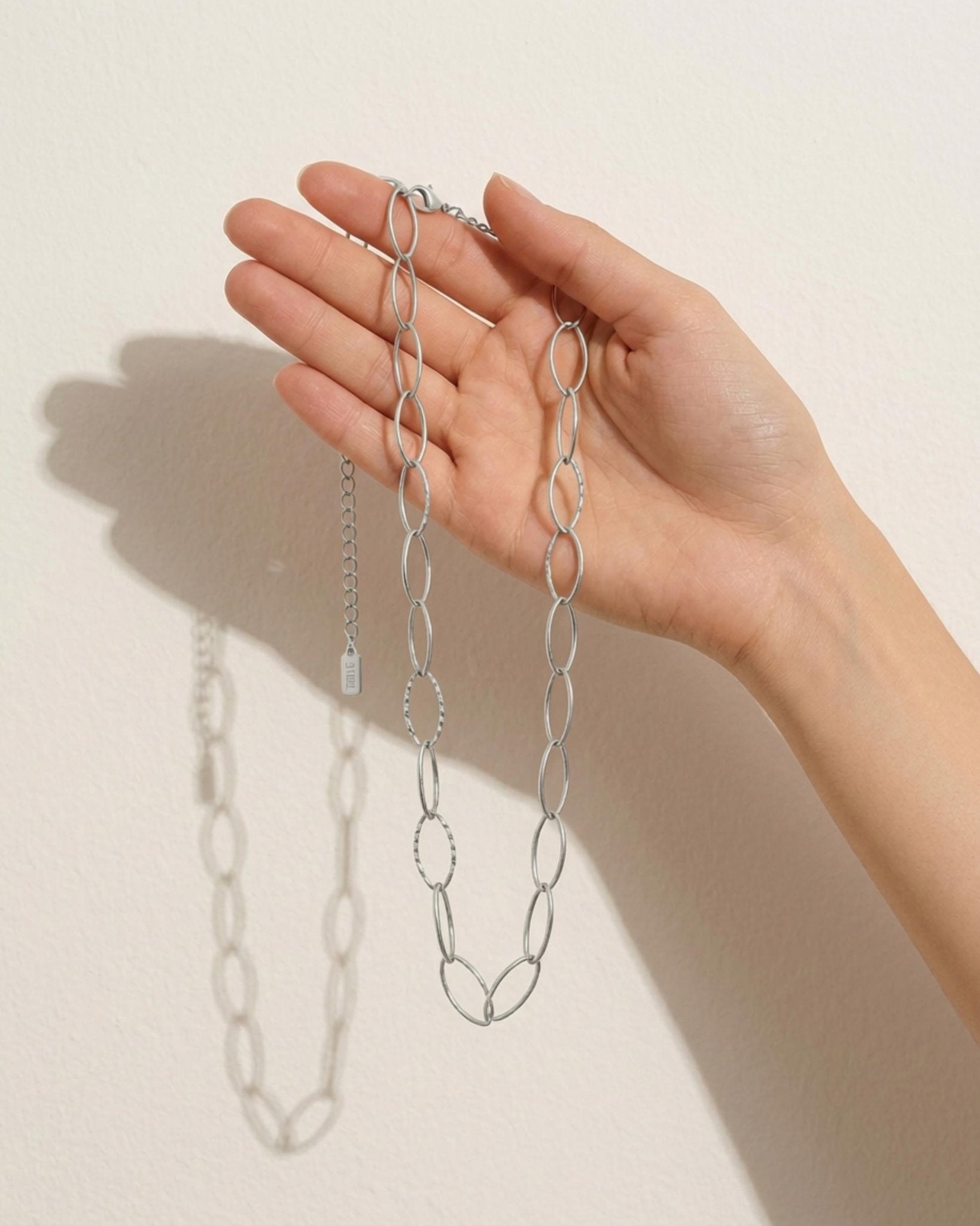 RAGNA Waterproof Silver Stainless Steel Oval Link Necklace - Structured Finish - DANSK Copenhagen