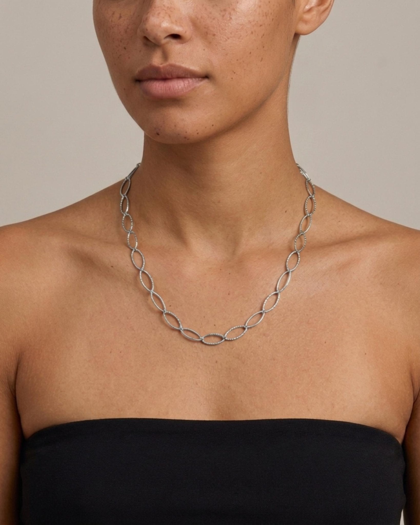 RAGNA Waterproof Silver Stainless Steel Oval Link Necklace - Structured Finish - DANSK Copenhagen