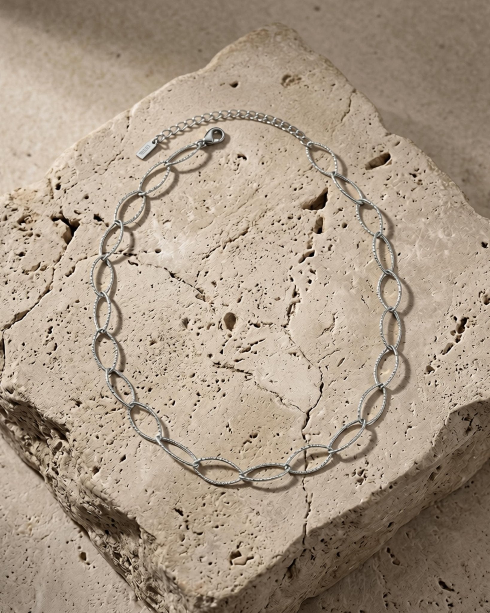 RAGNA Waterproof Silver Stainless Steel Oval Link Necklace - Structured Finish - DANSK Copenhagen
