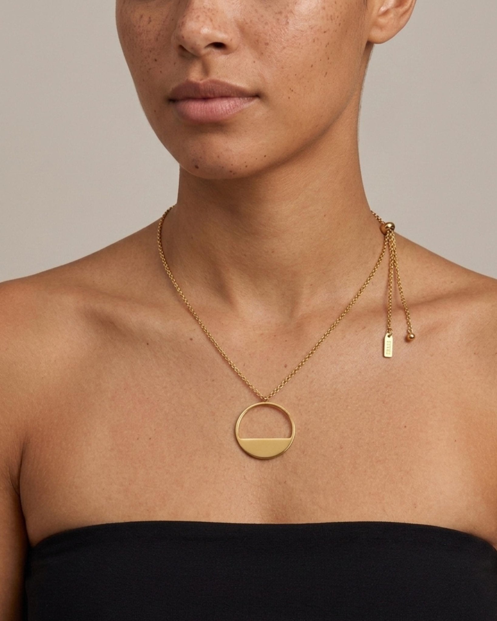 SAGA Waterproof 18K Gold Plated Necklace – Adjustable Chain & Brushed Stainless Steel - DANSK Copenhagen