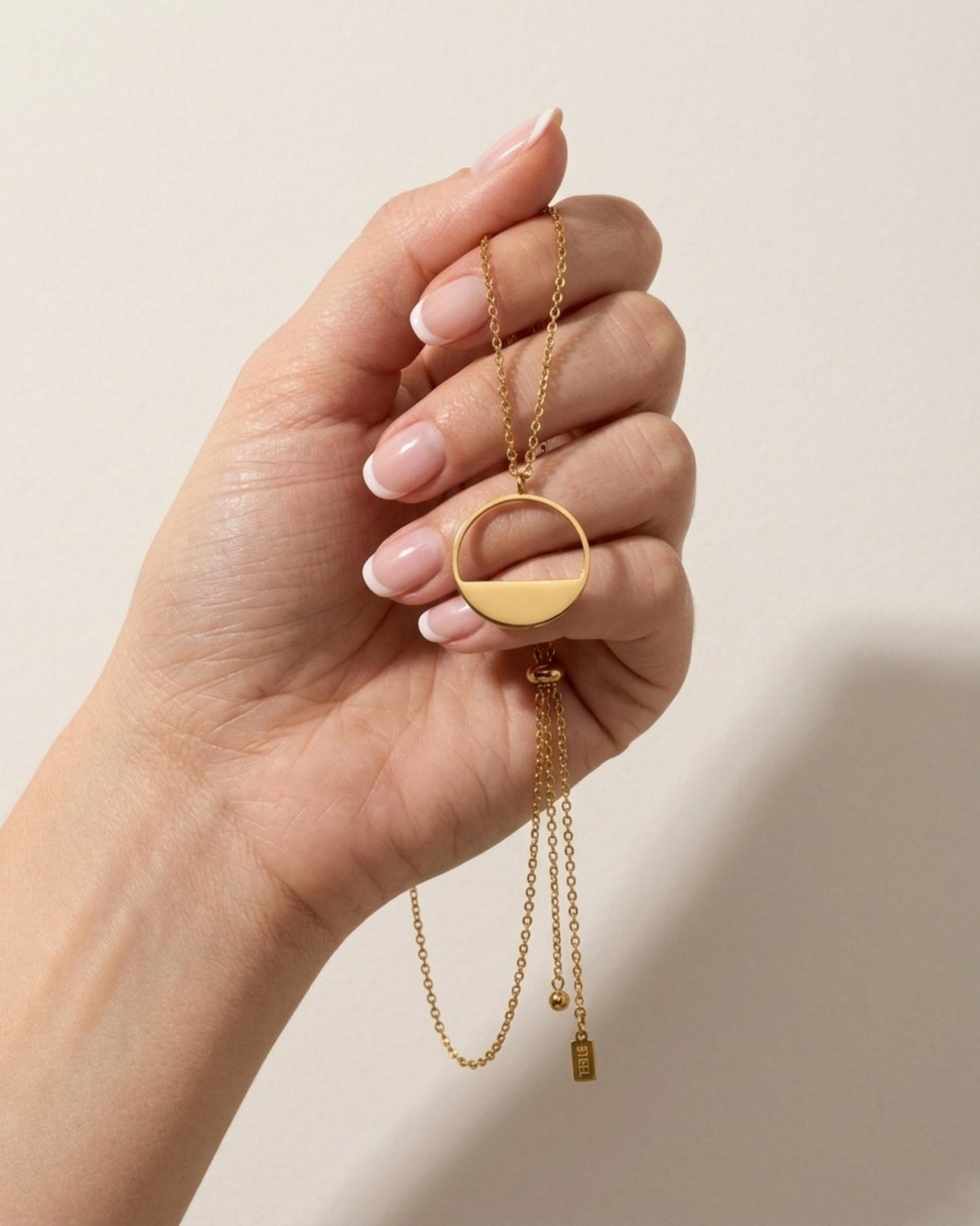 SAGA Waterproof 18K Gold Plated Necklace – Adjustable Chain & Brushed Stainless Steel - DANSK Copenhagen