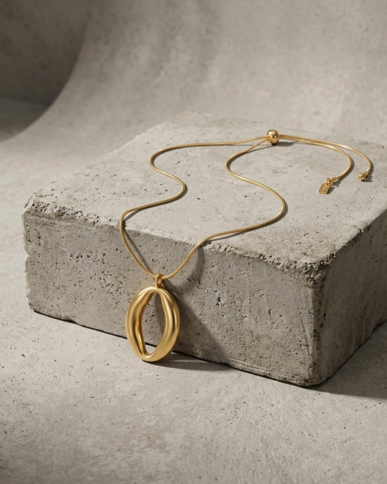 SIGRID Waterproof 18K Gold Plated Long Necklace - Adjustable Chain & Brushed Stainless Steel - DANSK Copenhagen