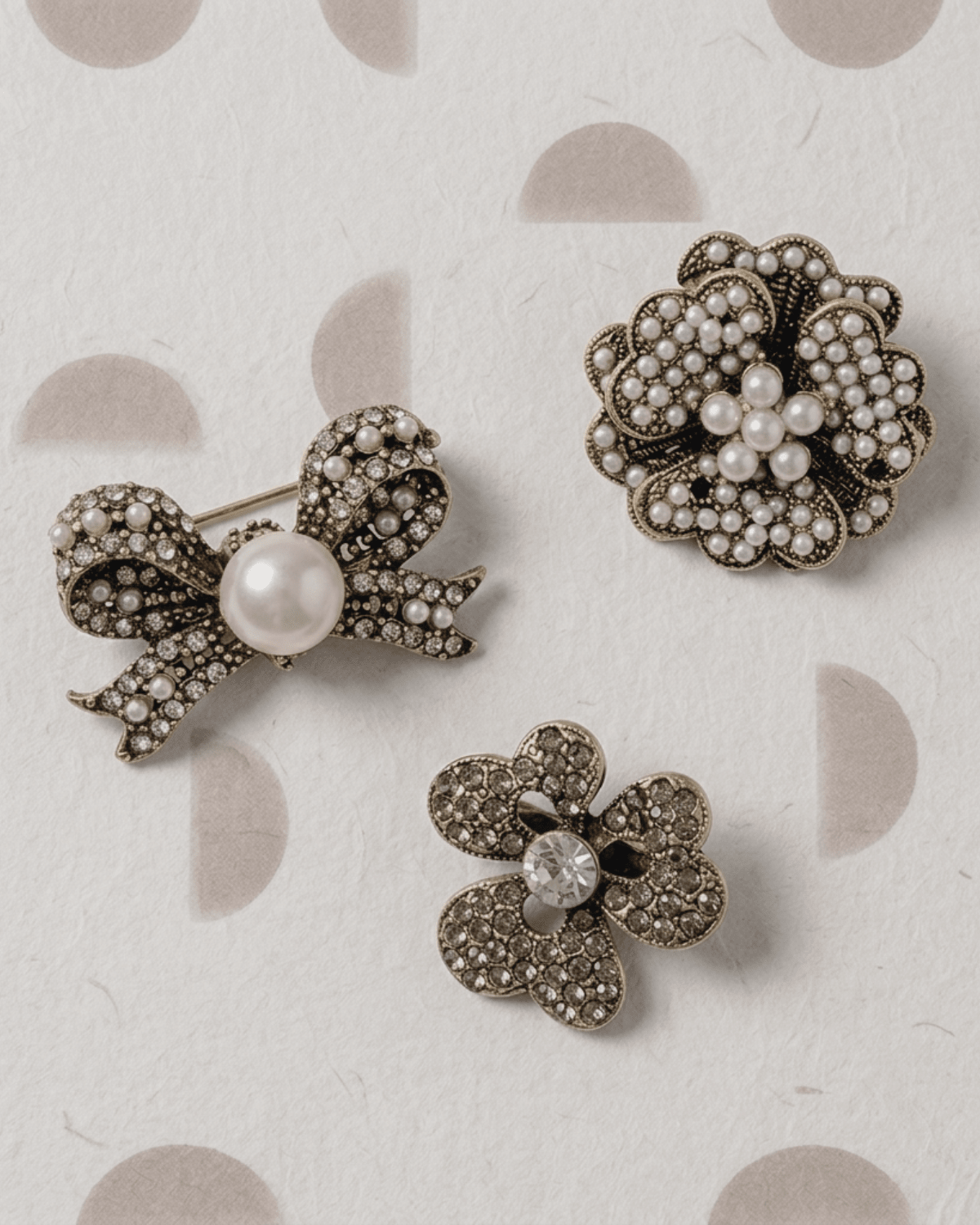 Tracey 3in1 Bow Pearl Brooch Set -DNSK Copenhagen