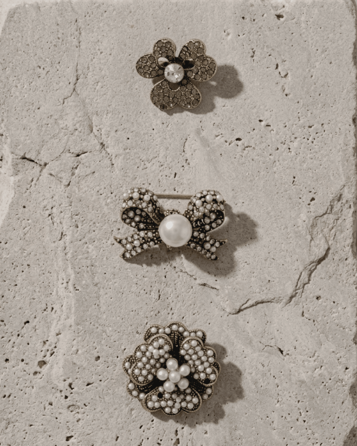 Tracey 3in1 Bow Pearl Brooch Set -DNSK Copenhagen