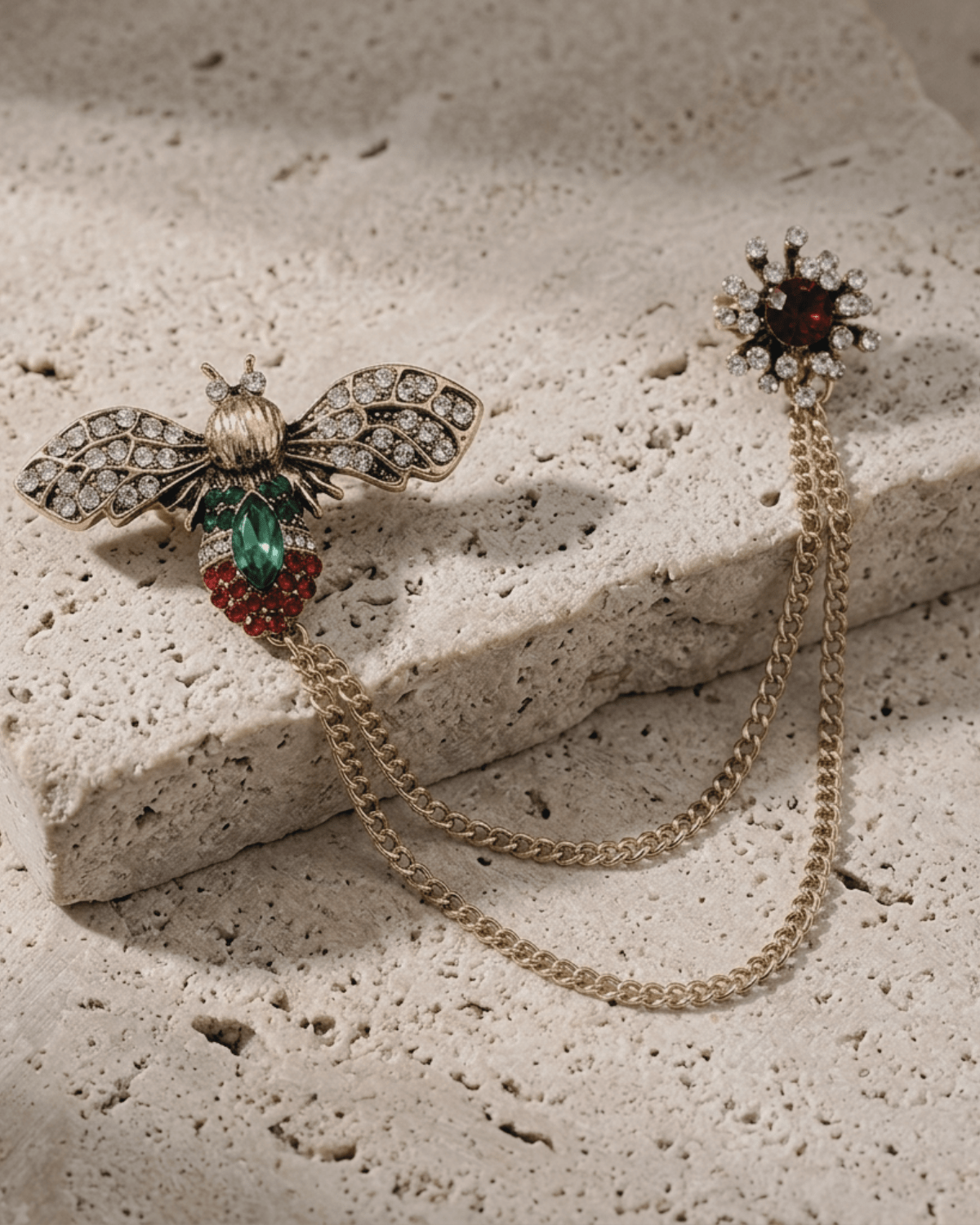 Tracey Bee With Chain Brooch Green 30x47x105mm -DNSK Copenhagen