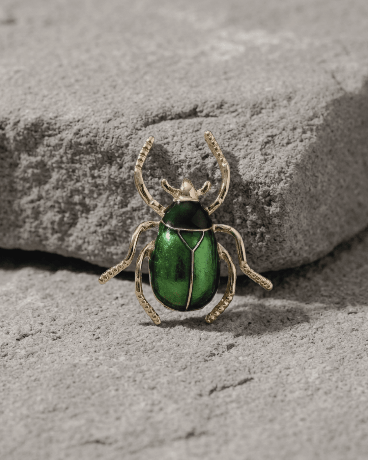 Tracey Bug Brooch Green -DNSK Copenhagen