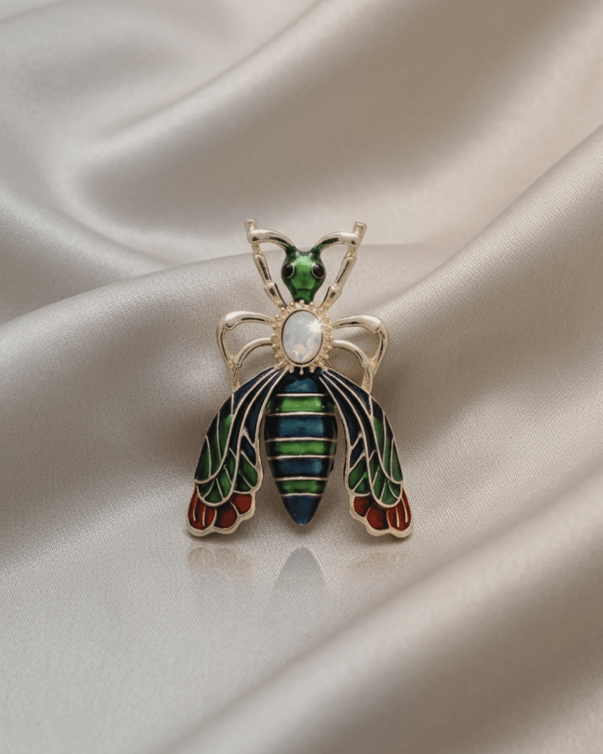 Tracey Jiminy Brooch Green 49x35mm -DNSK Copenhagen