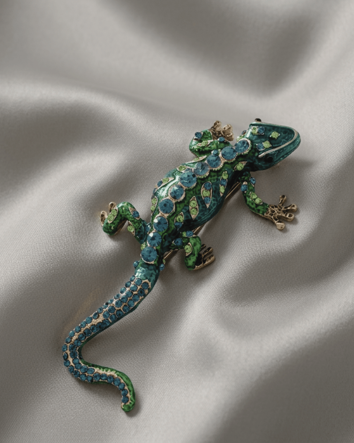 Tracey Salamander Brooch Green 102x56mm -DNSK Copenhagen