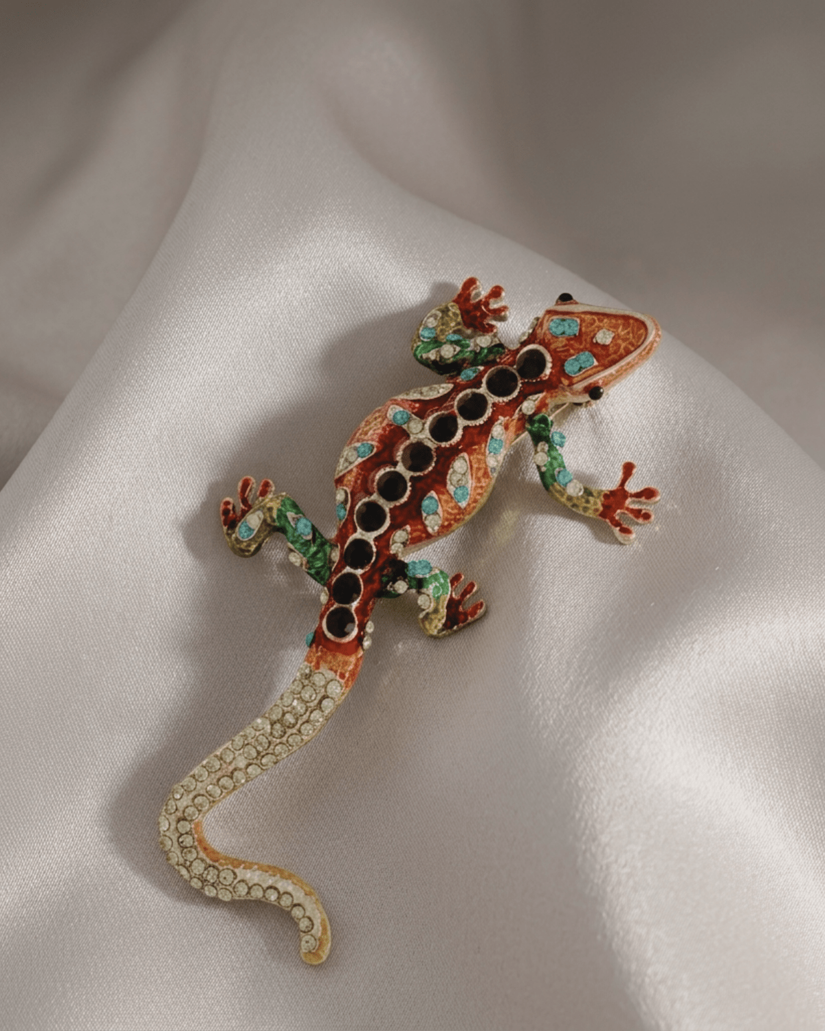 Tracey Salamander Brooch Red 102x56mm -DNSK Copenhagen