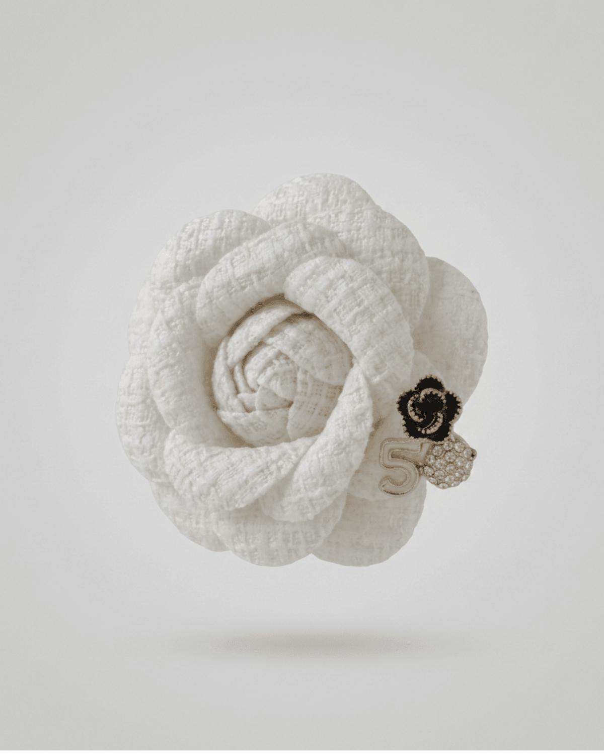 Tracey Wowen Brooch with 3 Pins Cream -DNSK Copenhagen