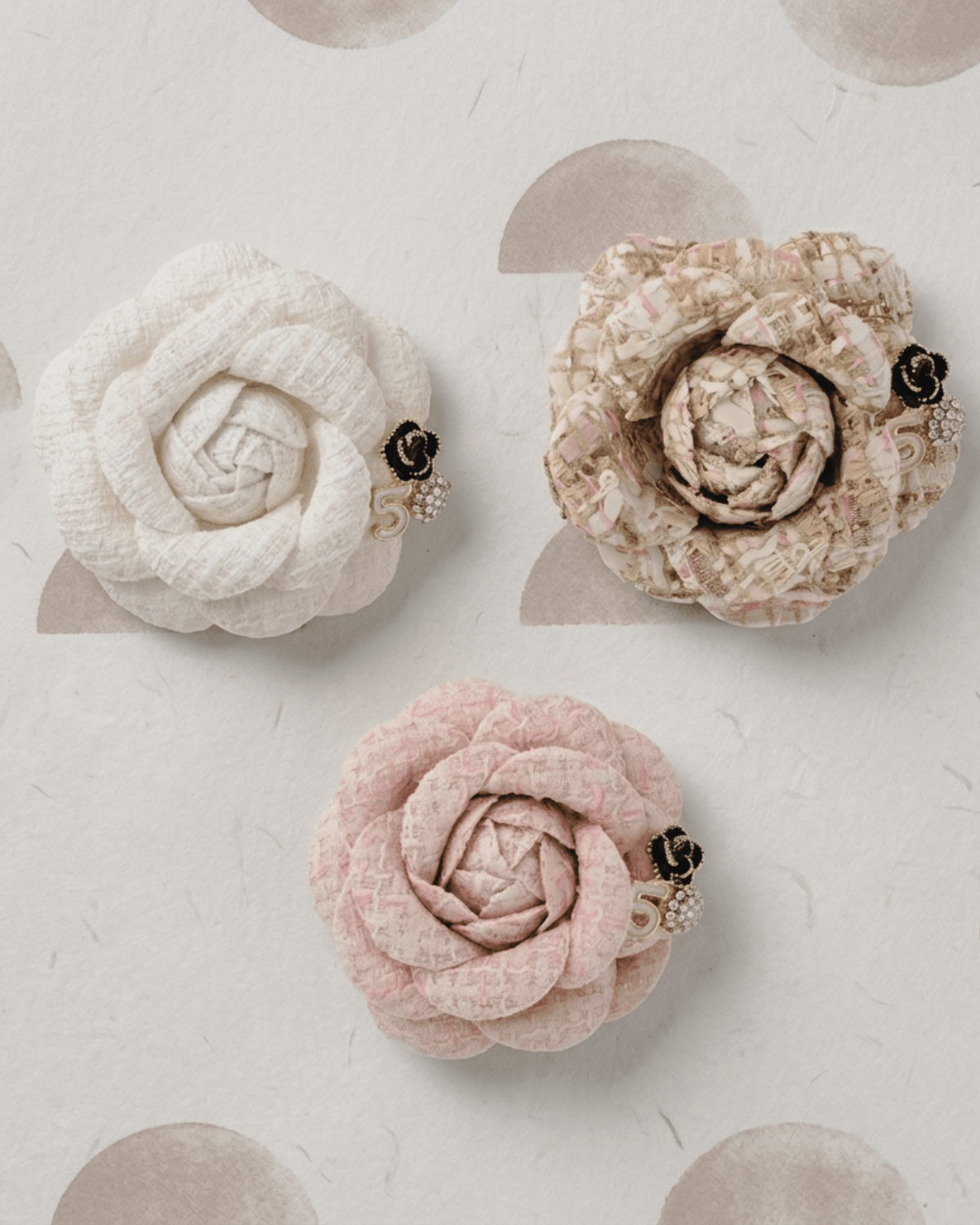 Tracey Wowen Brooch with 3 Pins Sand -DNSK Copenhagen