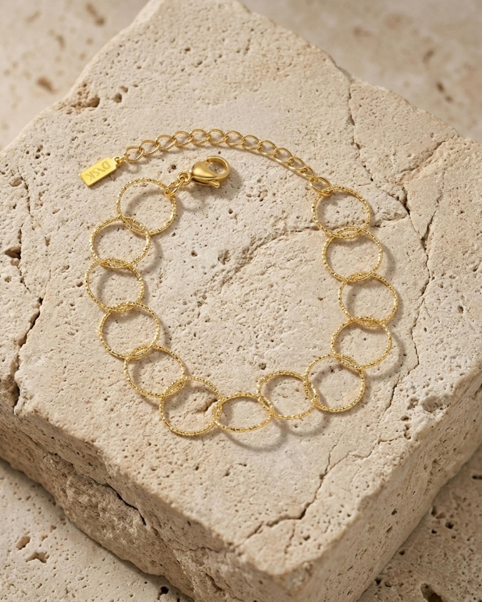 VILJA Waterproof 18K Gold Plated Round Link Bracelet - Structured Stainless Steel - DANSK Copenhagen