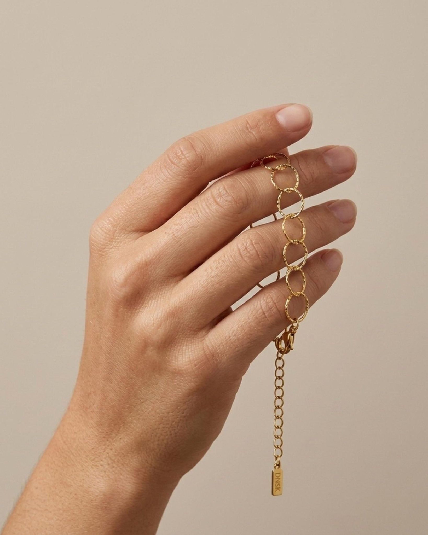 VILJA Waterproof 18K Gold Plated Round Link Bracelet - Structured Stainless Steel - DANSK Copenhagen
