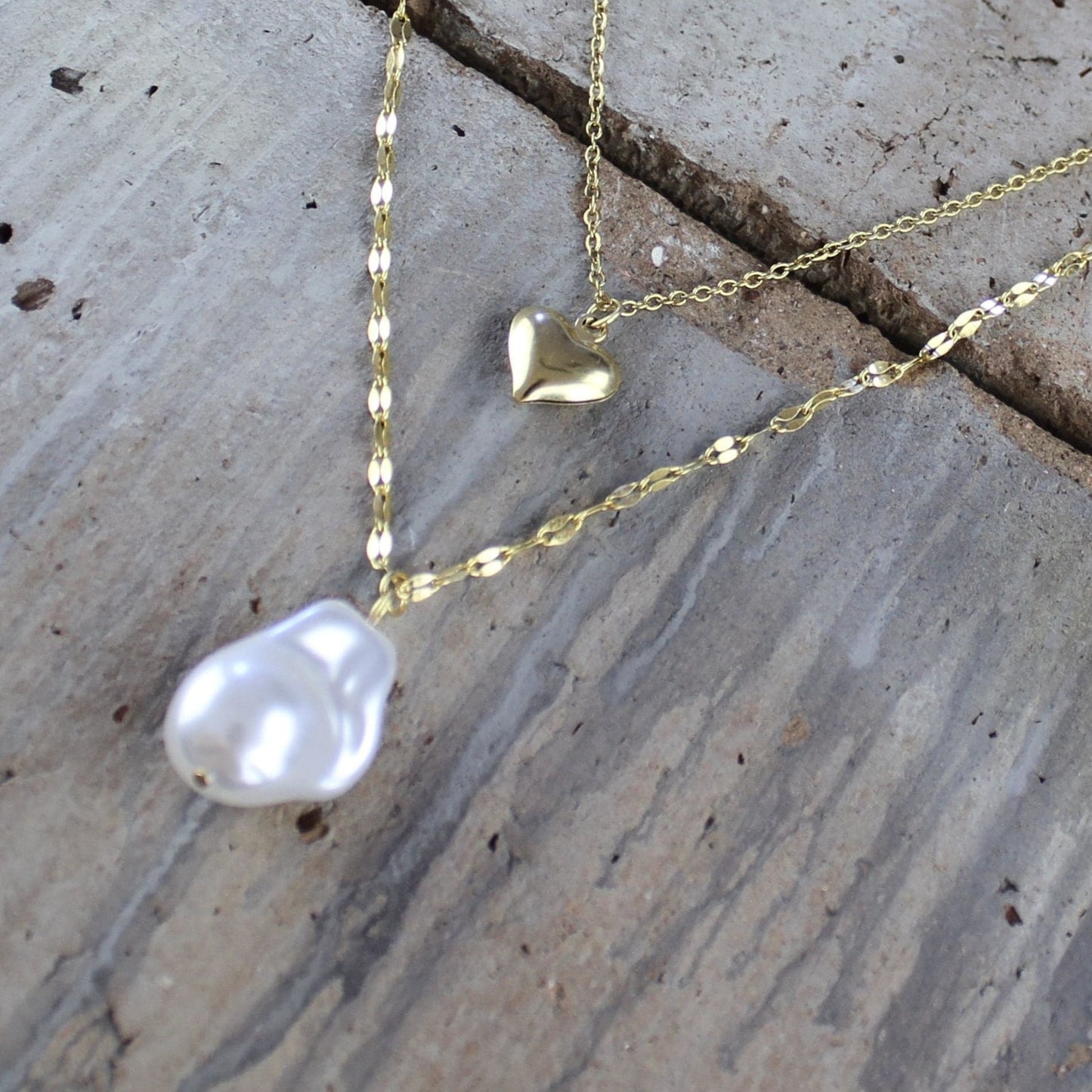 Love Waterproof Pre Layered Small Heart & Pearl Necklace 18 Carat Gold I Dansk Copenhagen
