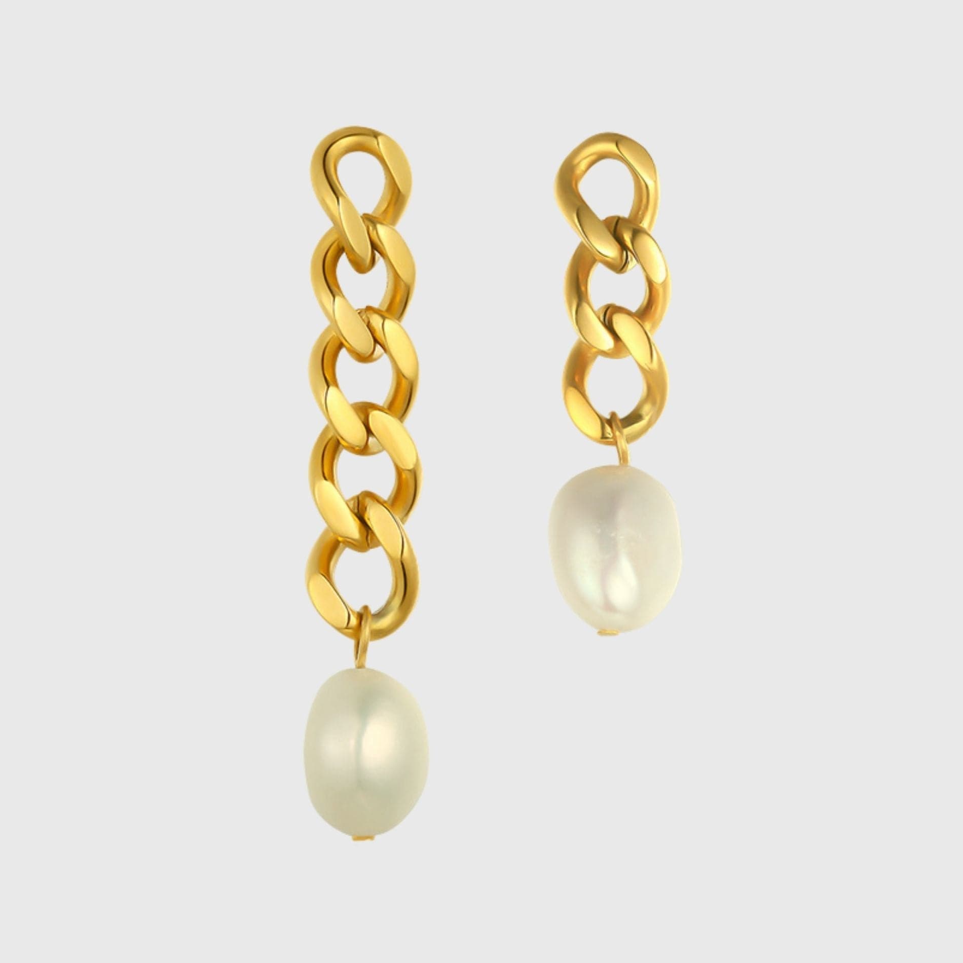 Joy Waterproof Asymmetric Pearl Earring 18 Carat Gold I Dansk Copenhagen
